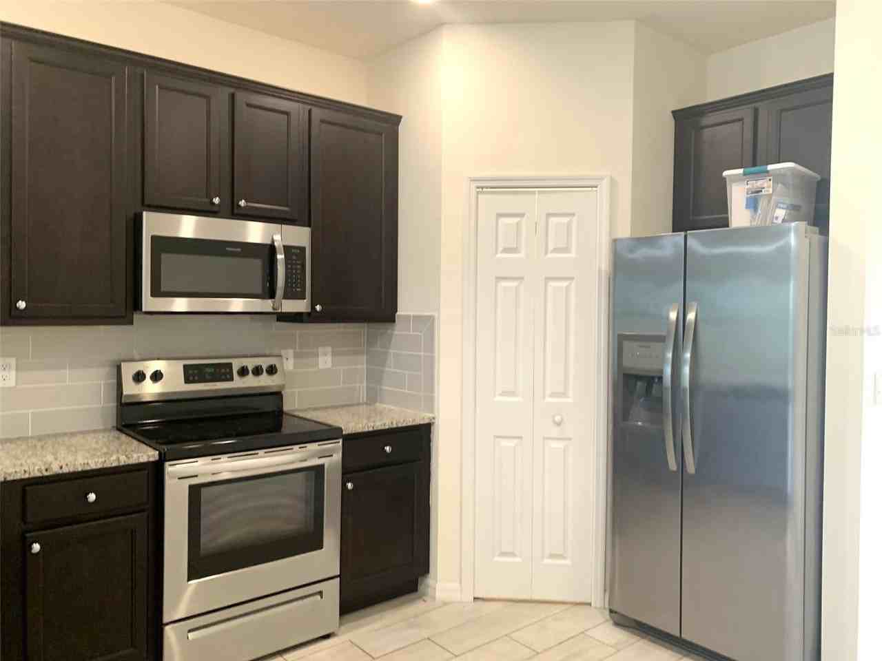 289 Antis Dr - Photo 6 of 20