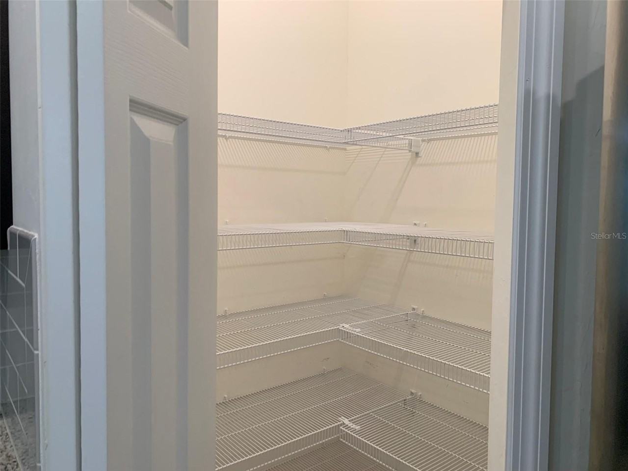 289 Antis Dr - Photo 7 of 20