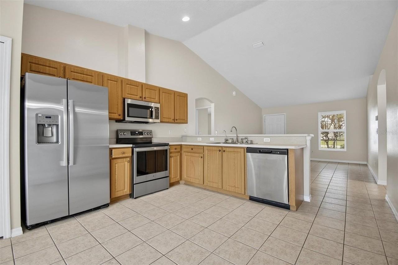 83 Lynbrook Dr #A - Photo 3 of 37