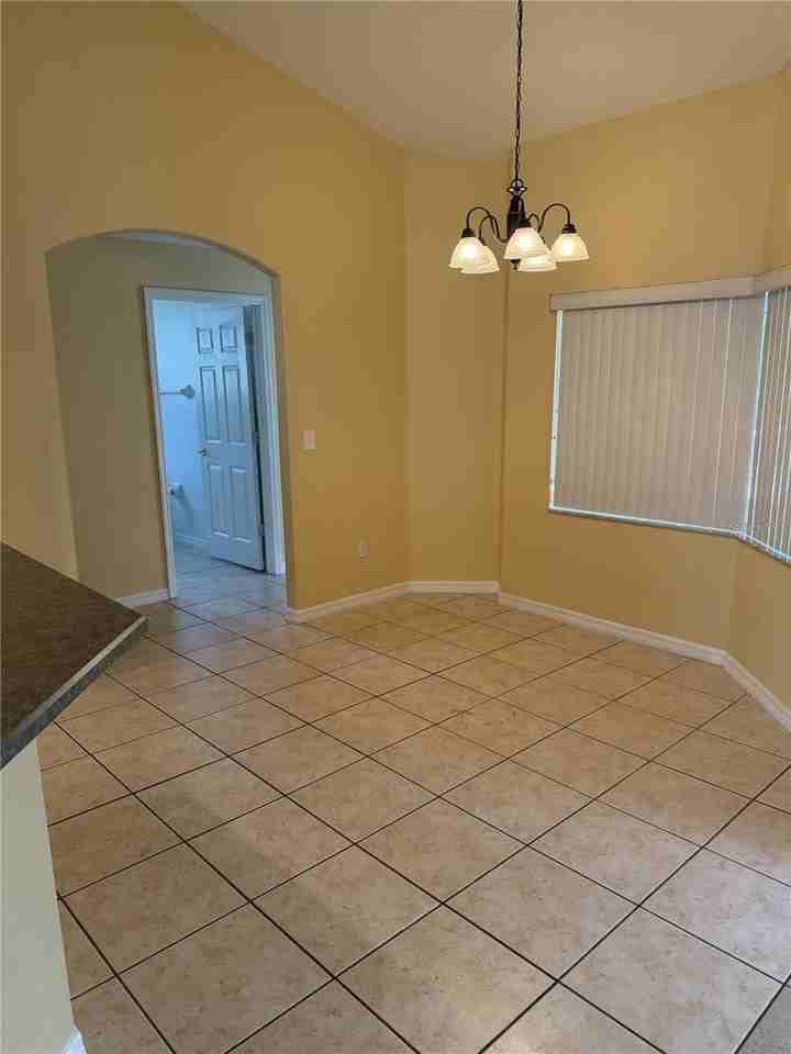 11 White Oak Ln - Photo 2 of 8