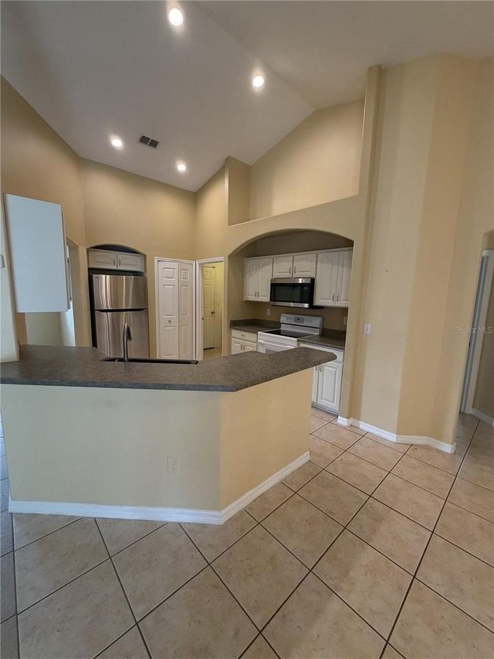 11 White Oak Ln - Photo 3 of 8