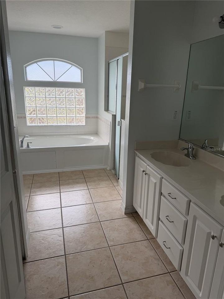11 White Oak Ln - Photo 5 of 8