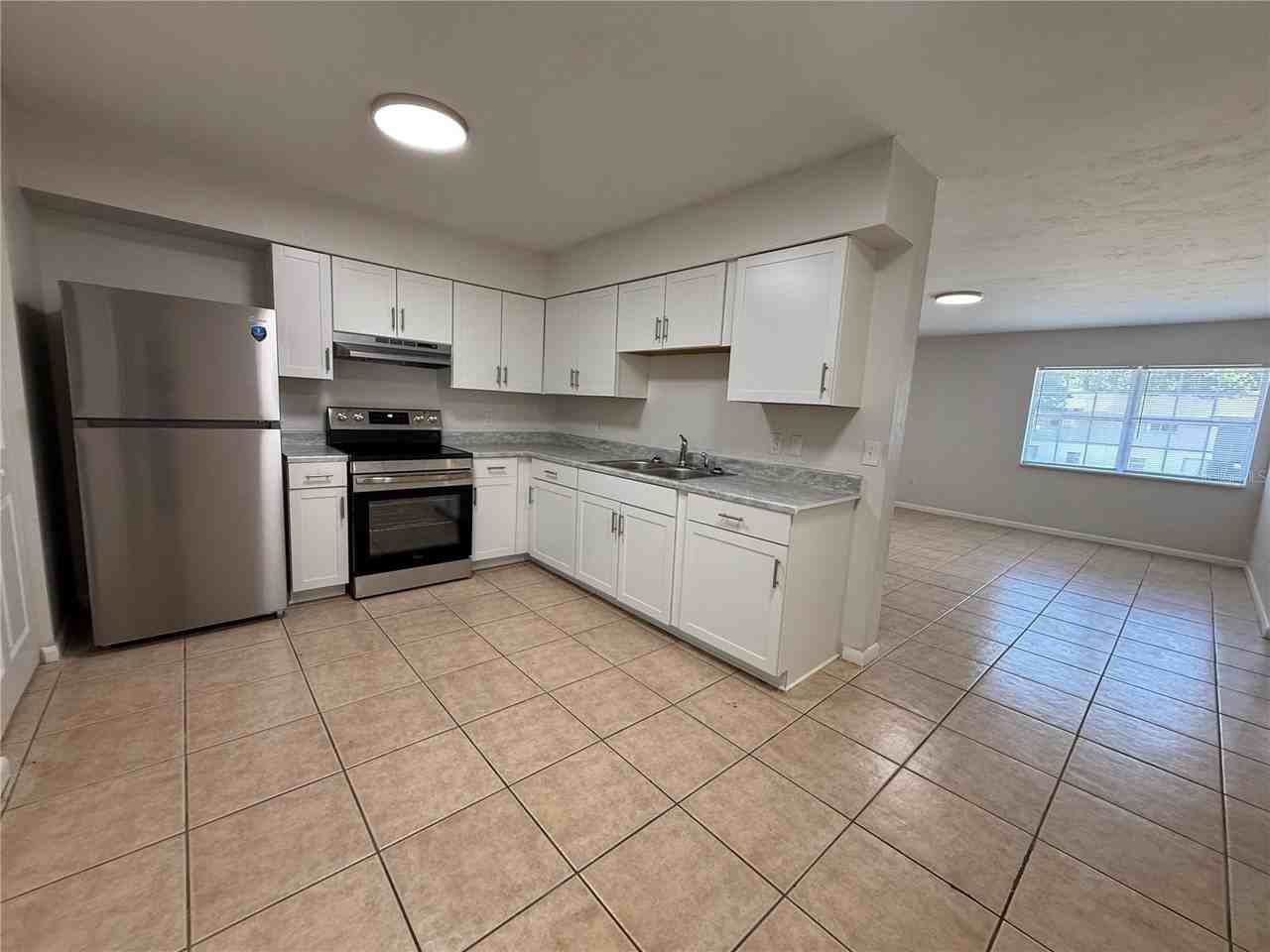 6104 Sw 12th Pl #3 - Photo 6 of 11