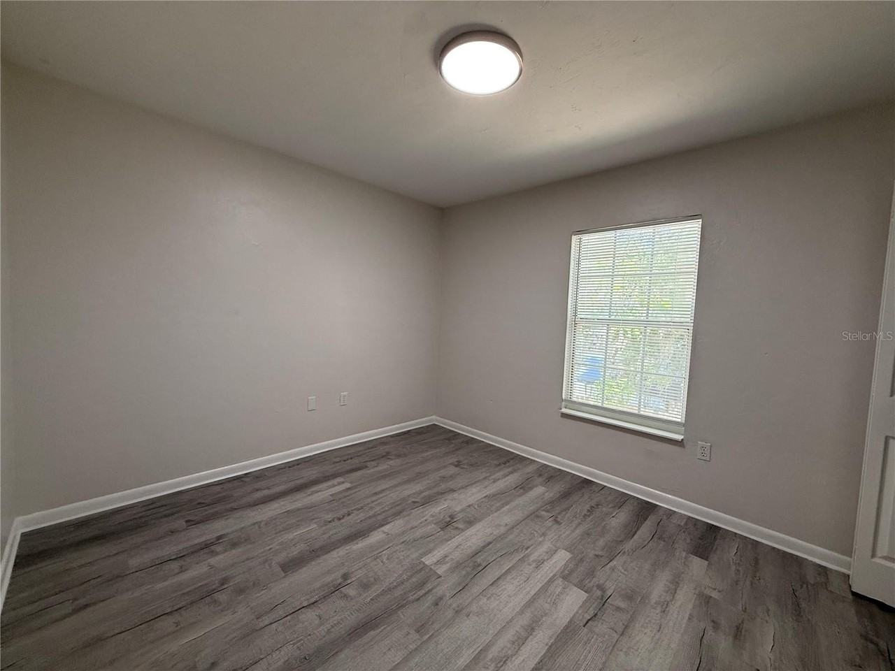 6104 Sw 12th Pl #3 - Photo 7 of 11