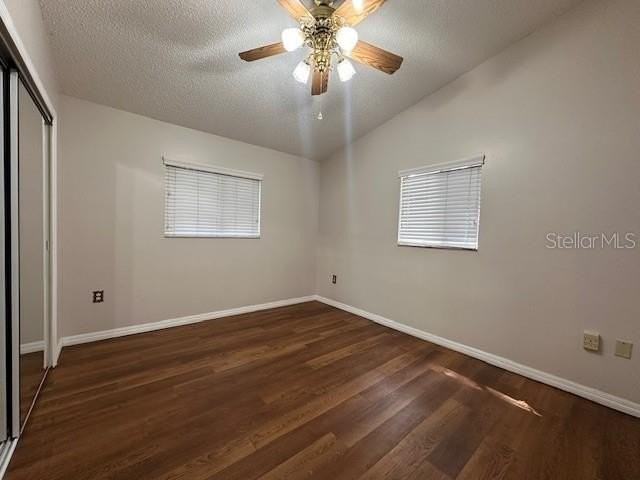 542 E Caroline St - Photo 4 of 11