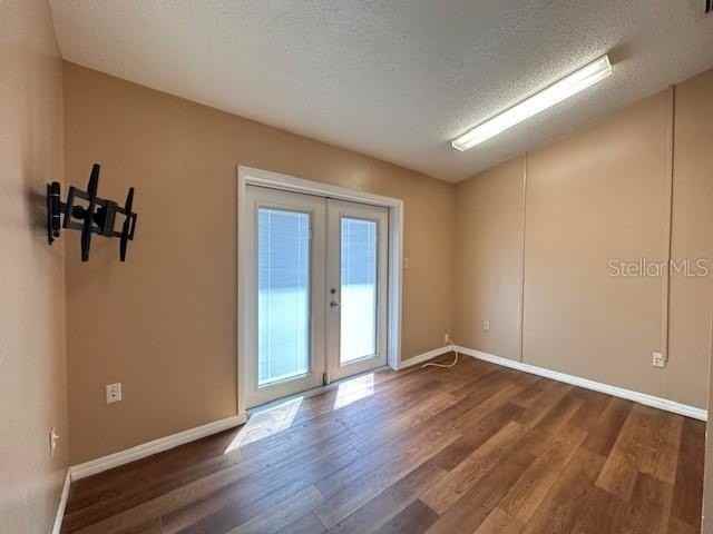 542 E Caroline St - Photo 6 of 11