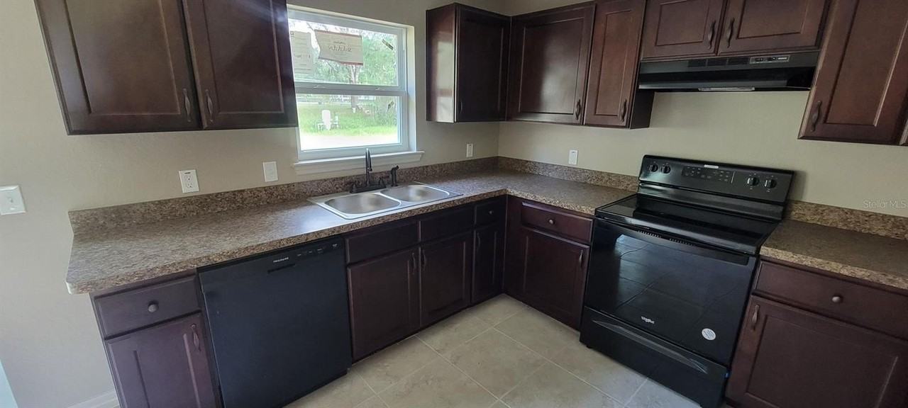 5391 Nw 55th Ct - Photo 5 of 12