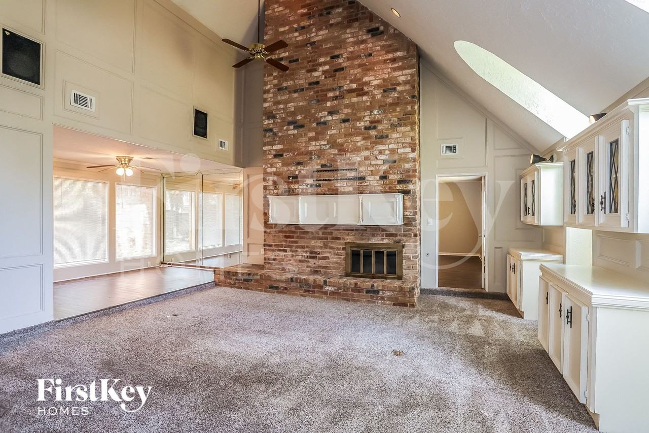 6511 Misty Spring Ln - Photo 3 of 15