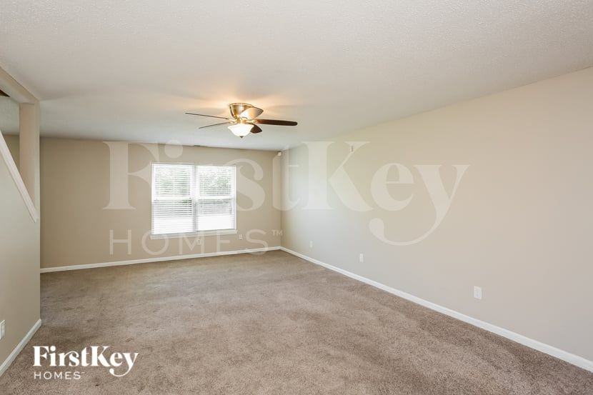 5971 Liverpool Ln - Photo 4 of 15