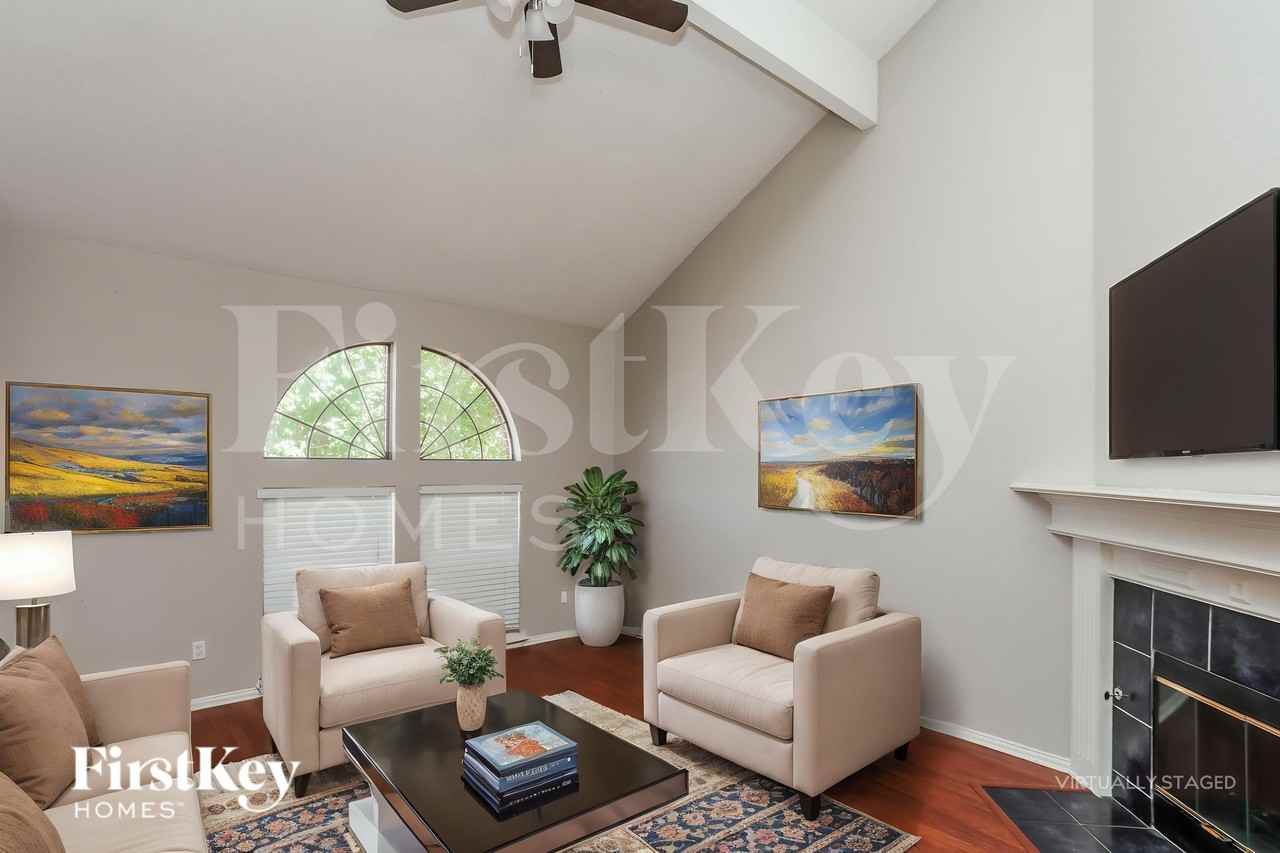 5902 Silverpoint Ct - Photo 3 of 19