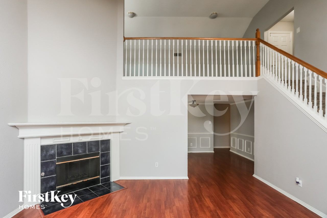 5902 Silverpoint Ct - Photo 4 of 19