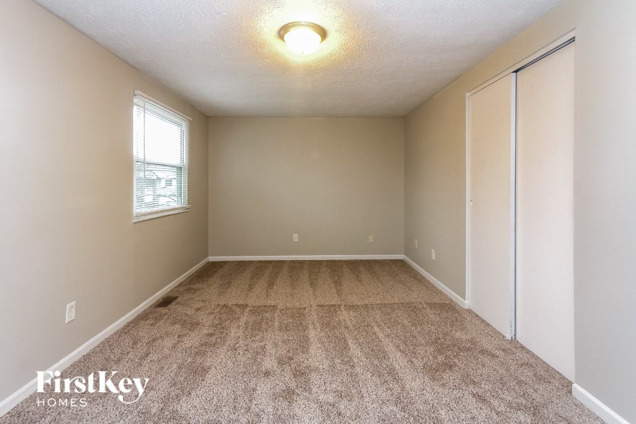 5717 Hacienda Ct - Photo 6 of 15