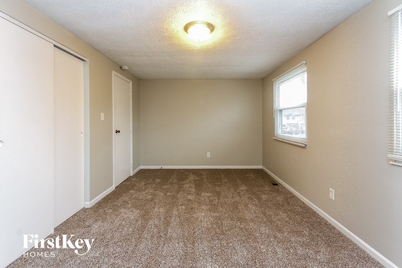 5717 Hacienda Ct - Photo 7 of 15