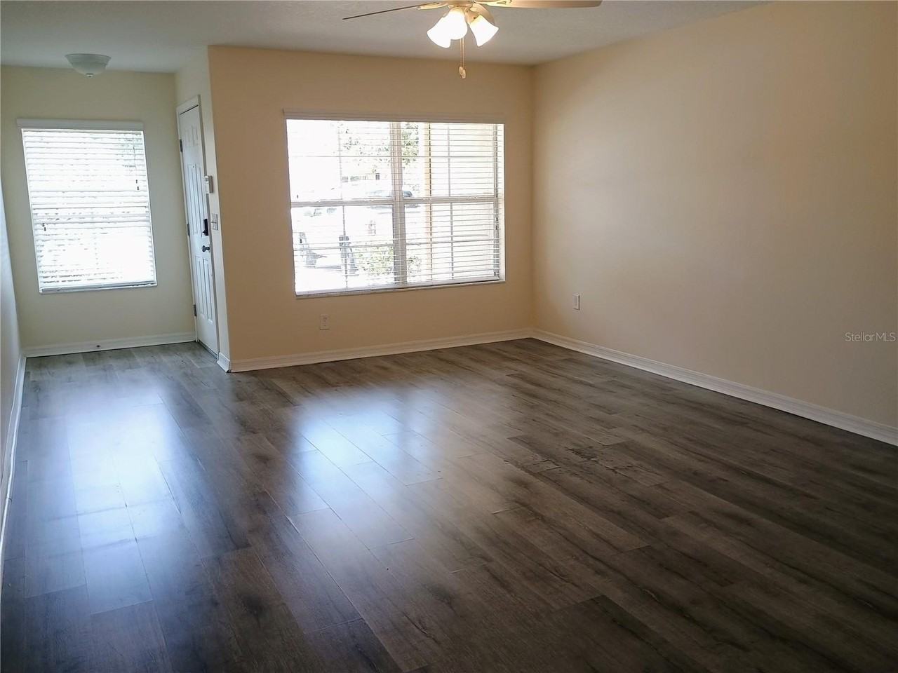 363 Carina Cir - Photo 6 of 32
