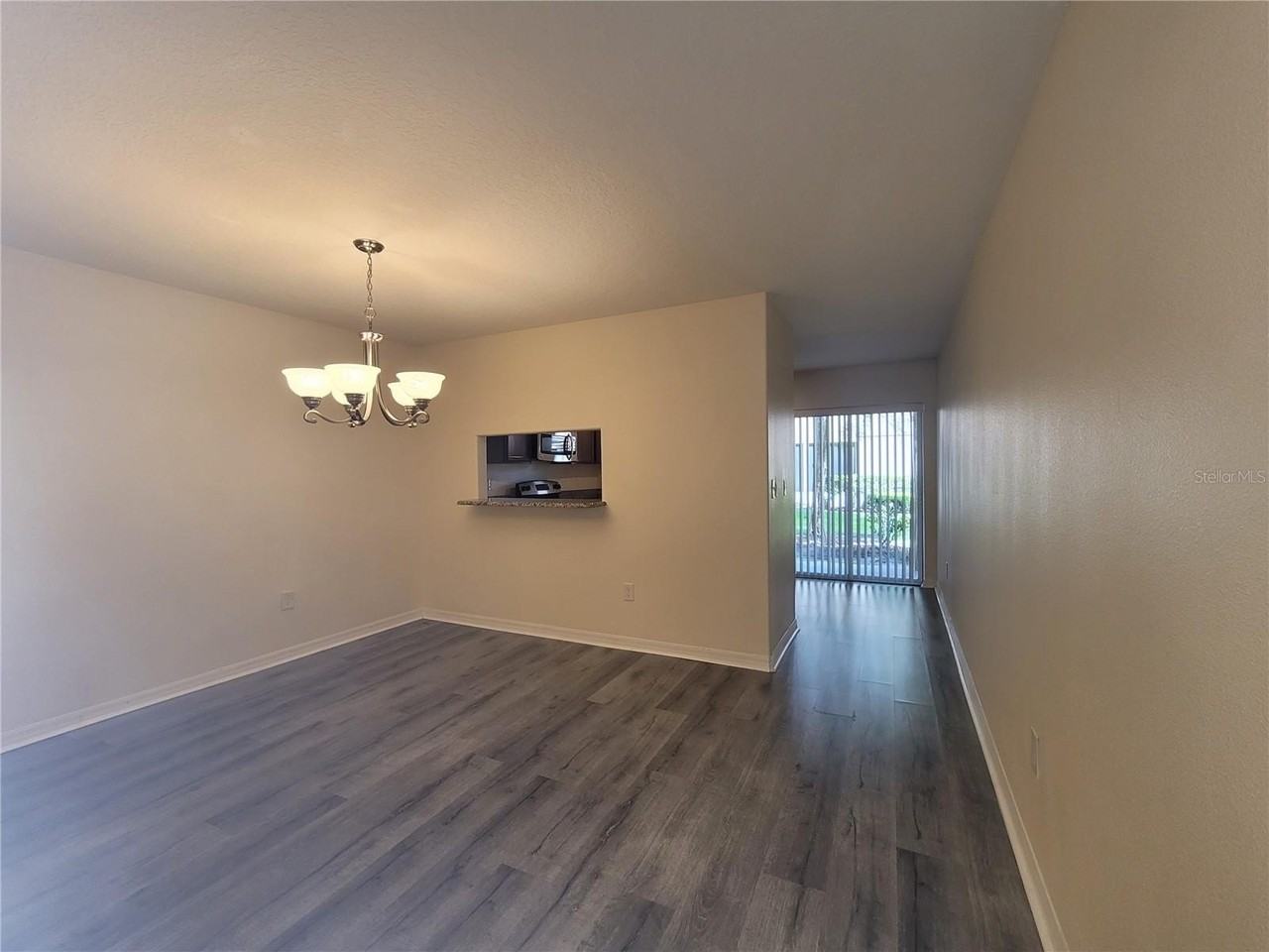 363 Carina Cir - Photo 7 of 32