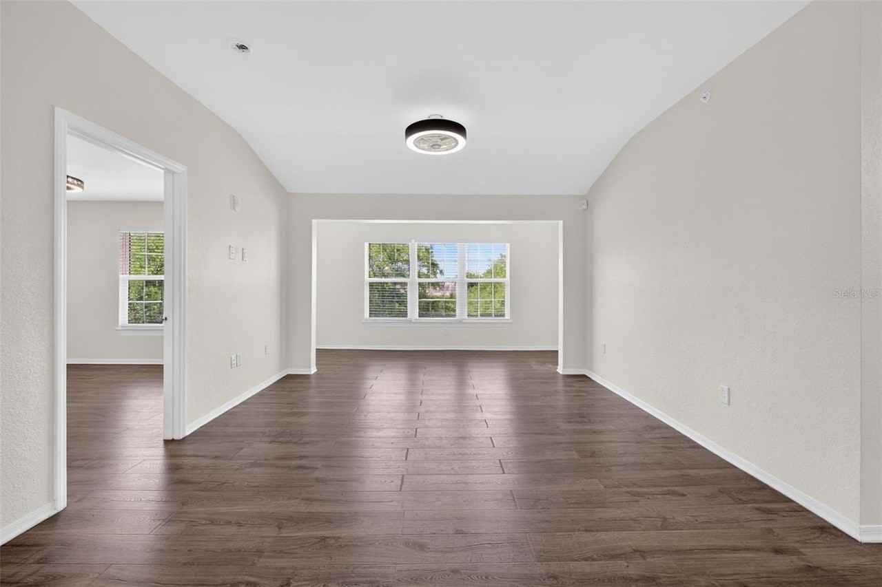 5467 Vineland Rd #6308 - Photo 6 of 36