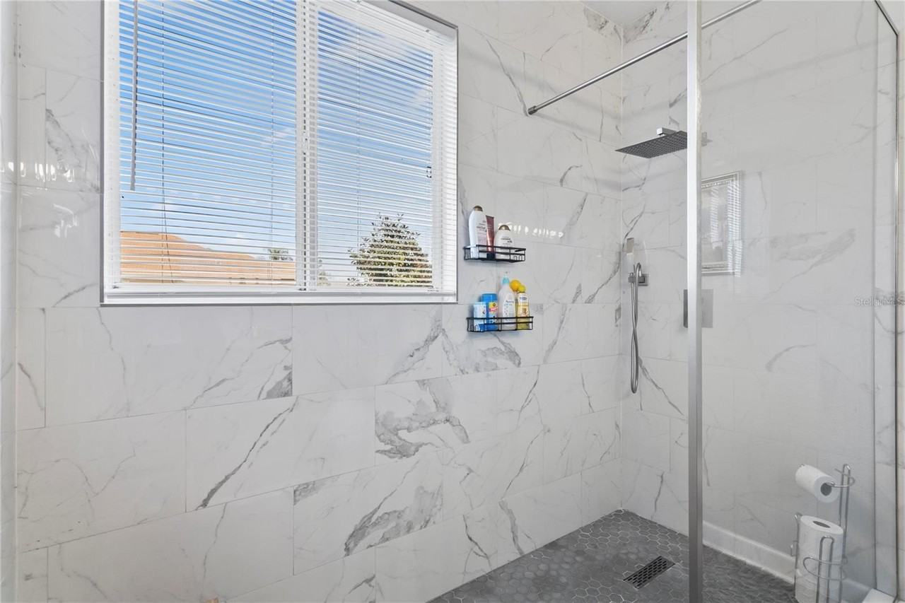 1010 Elderberry Dr - Photo 3 of 18