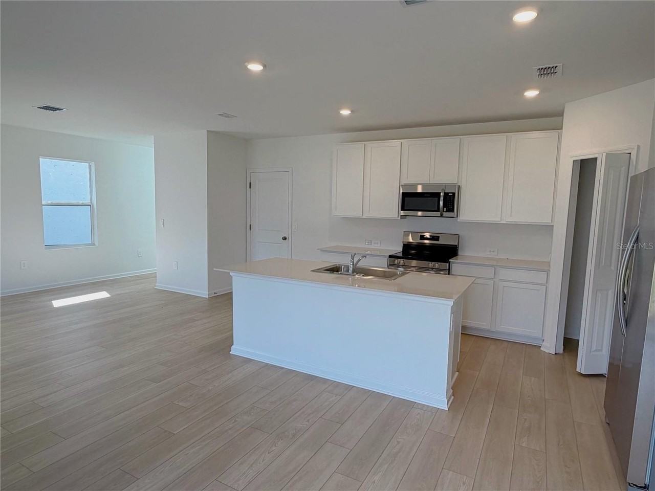 6429 Domizio Dr - Photo 6 of 20