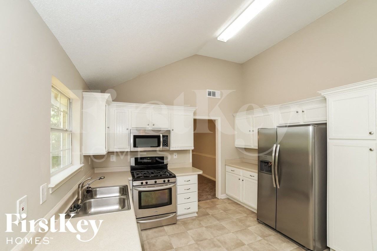 4470 White Hill Pl - Photo 7 of 15