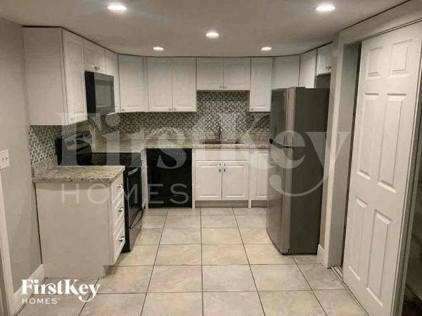 3641 Windham Dr - Photo 5 of 15