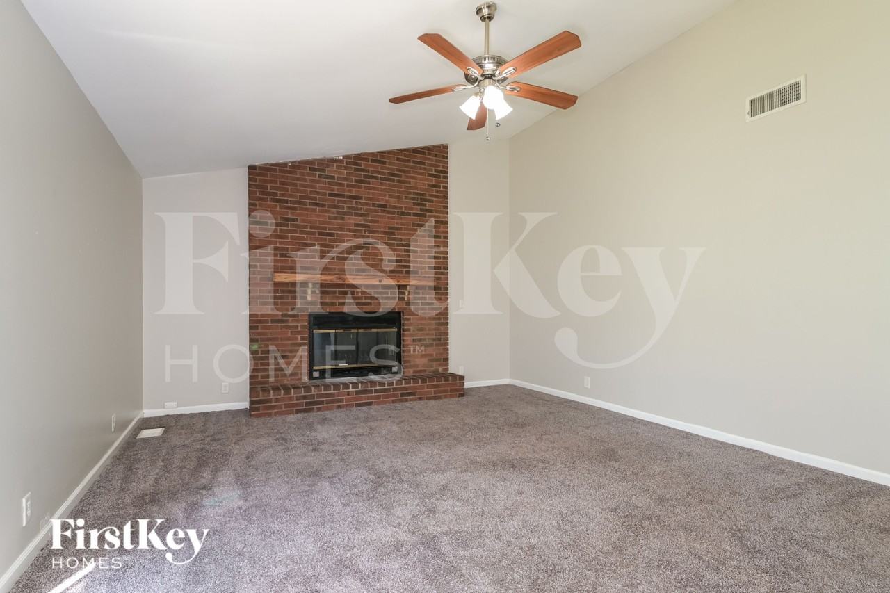 3313 Green Pasture Dr - Photo 4 of 19