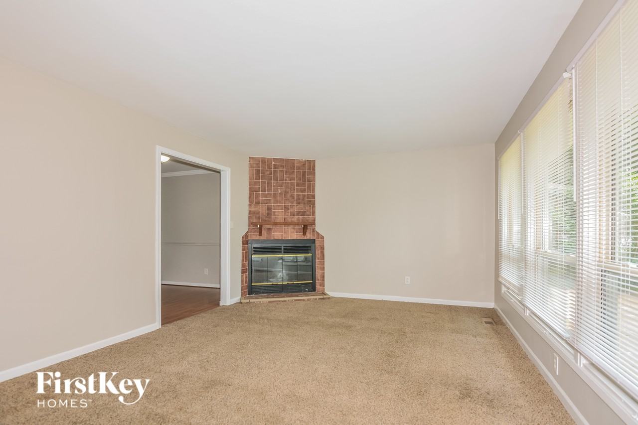 3245 Santiago Dr - Photo 3 of 16