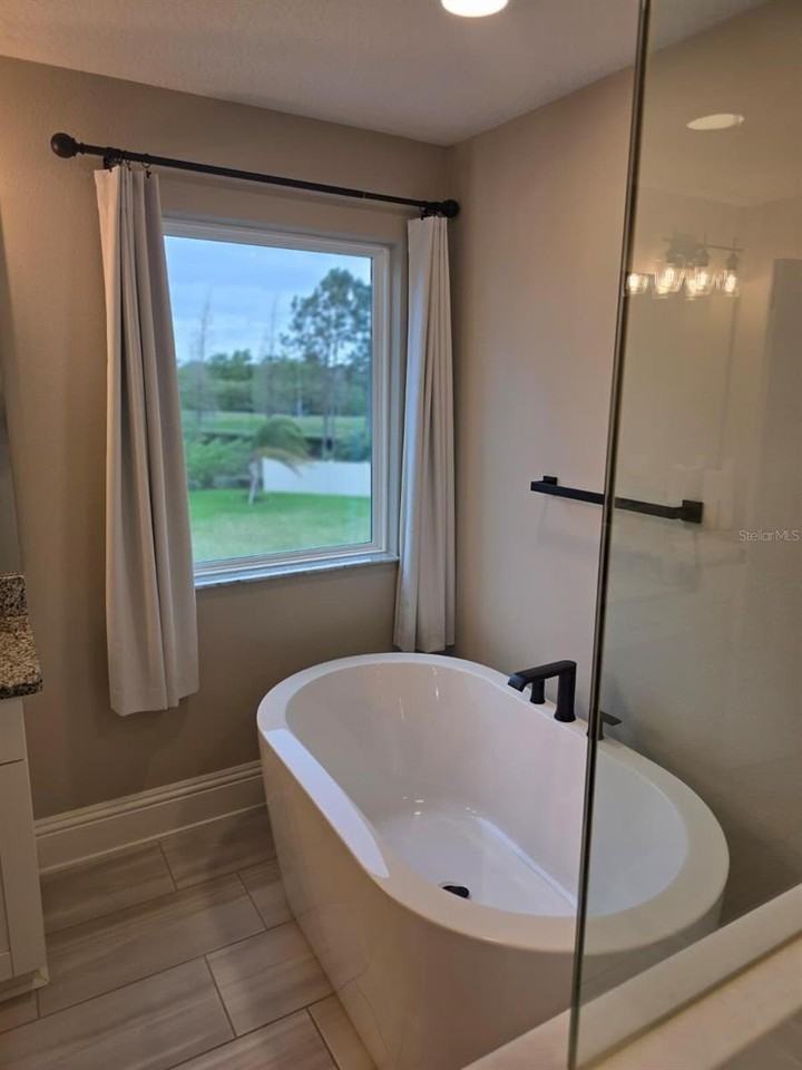 7520 Greenheart Ct - Photo 7 of 38