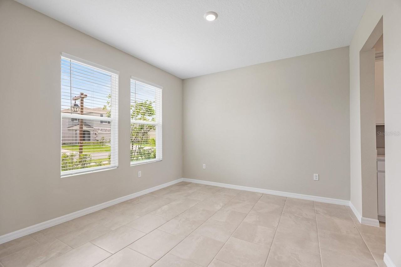 3809 Sunny Spring St - Photo 5 of 48