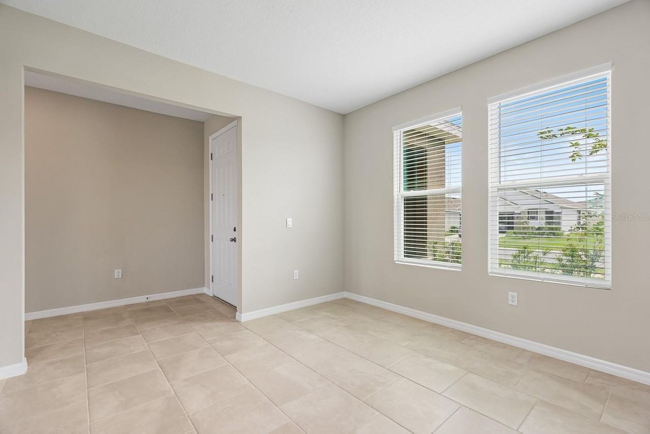 3809 Sunny Spring St - Photo 6 of 48