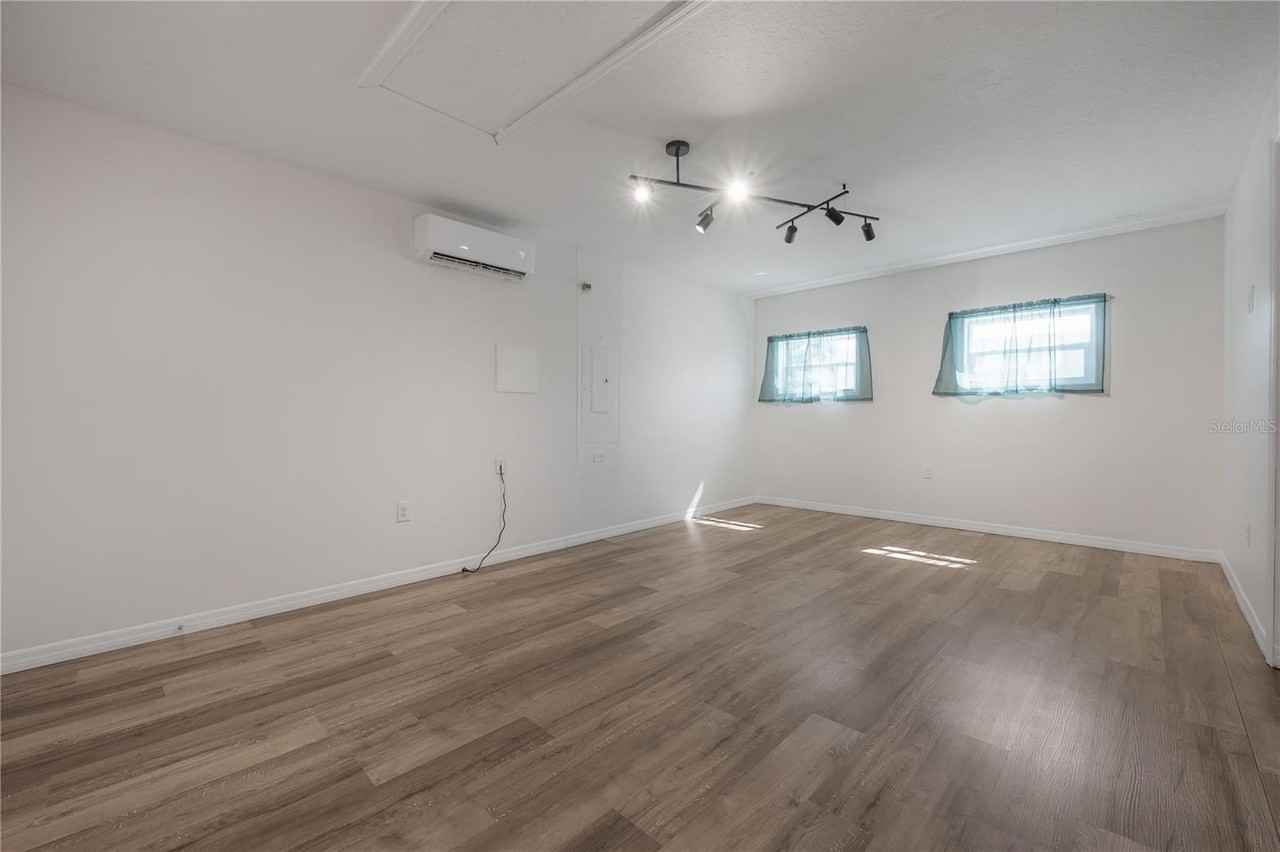 4022 N Marguerite St - Photo 6 of 41