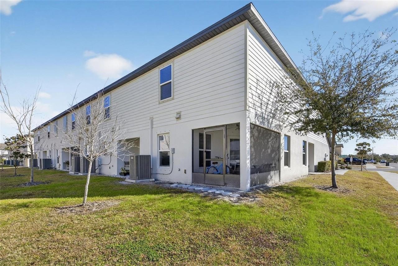 5335 New Friendship Pl - Photo 4 of 36