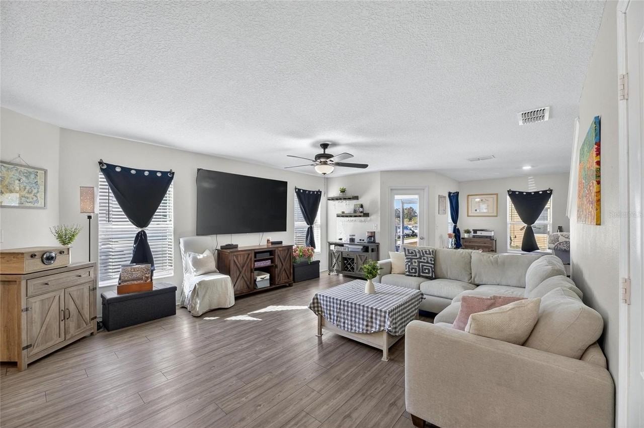 5335 New Friendship Pl - Photo 7 of 36