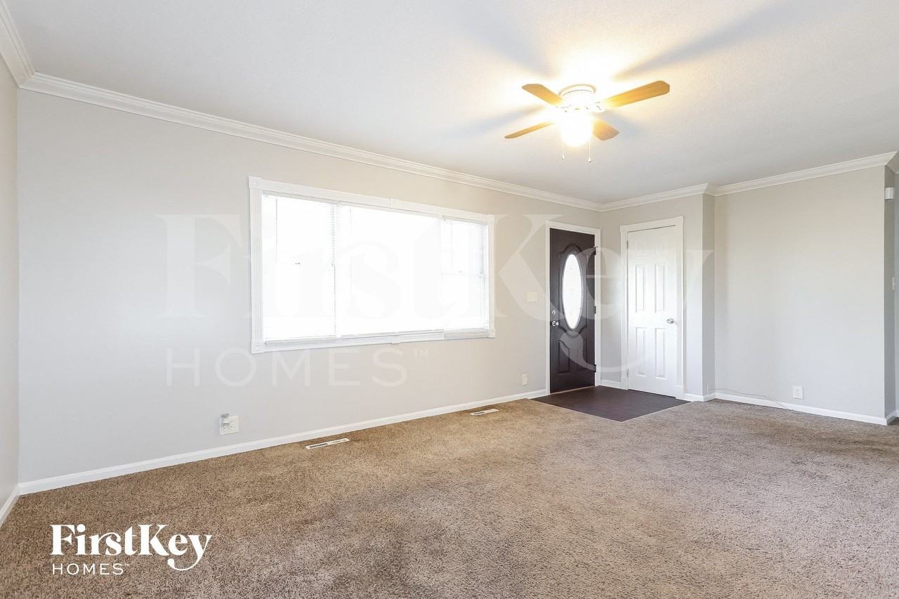 203 Caddy Ave - Photo 2 of 14