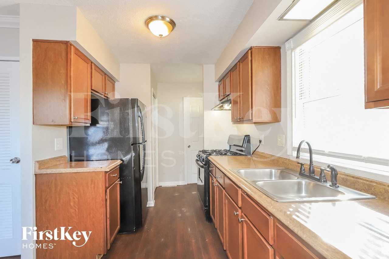203 Caddy Ave - Photo 5 of 14