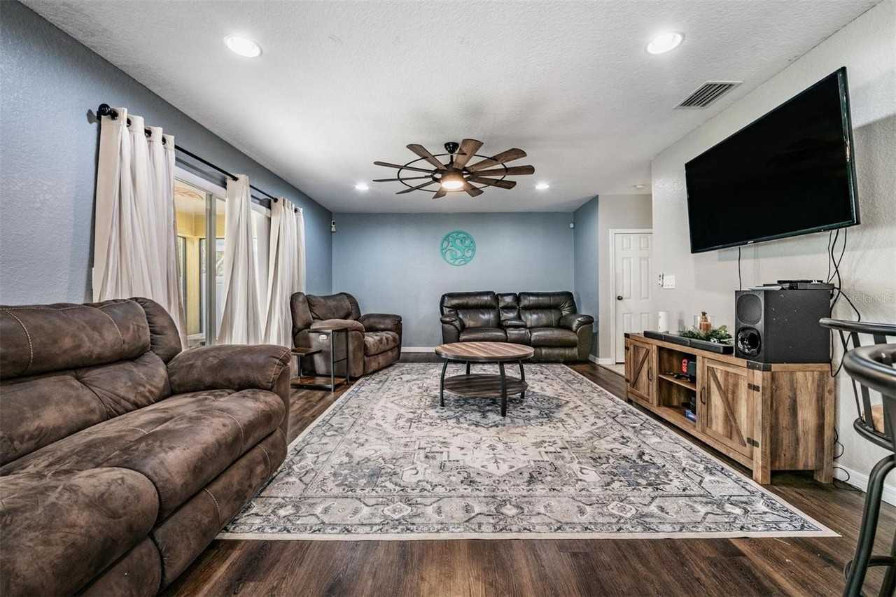 11367 Cocoa Beach Dr - Photo 5 of 21