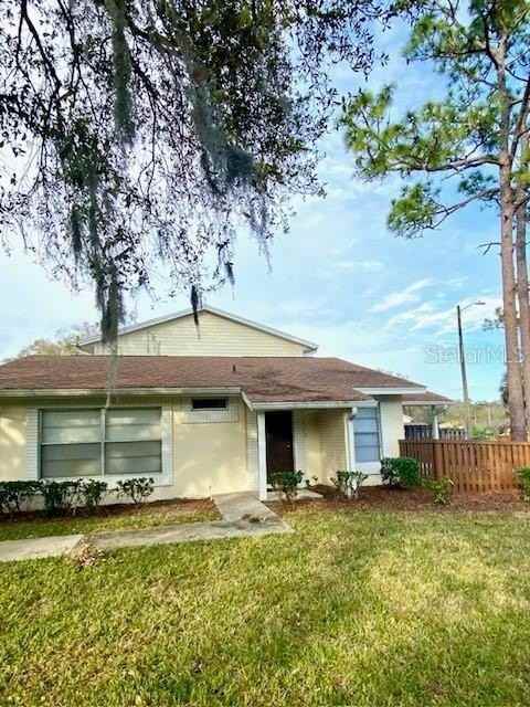 14607 Pine Glen Cir - Photo 3 of 17