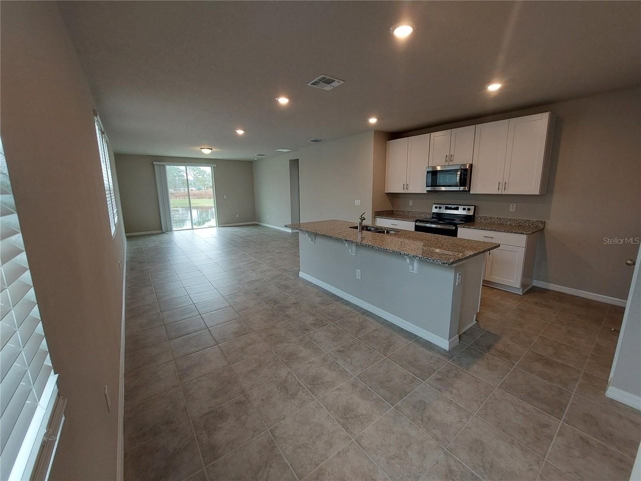 34609 Telluride Ln - Photo 3 of 8