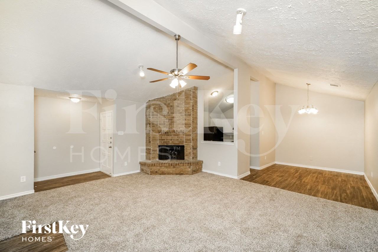19903 Mountain Dale Dr - Photo 3 of 15