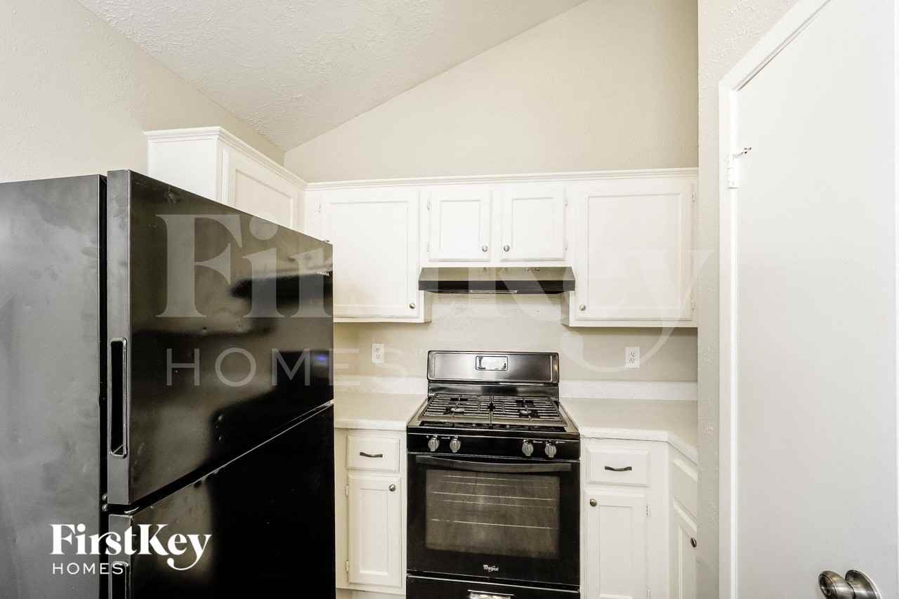19903 Mountain Dale Dr - Photo 7 of 15