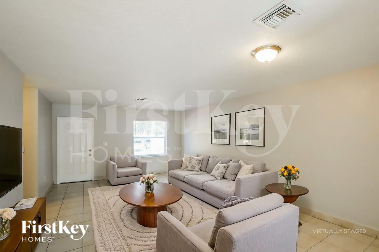 19420 Nw 32nd Ave - Photo 4 of 19