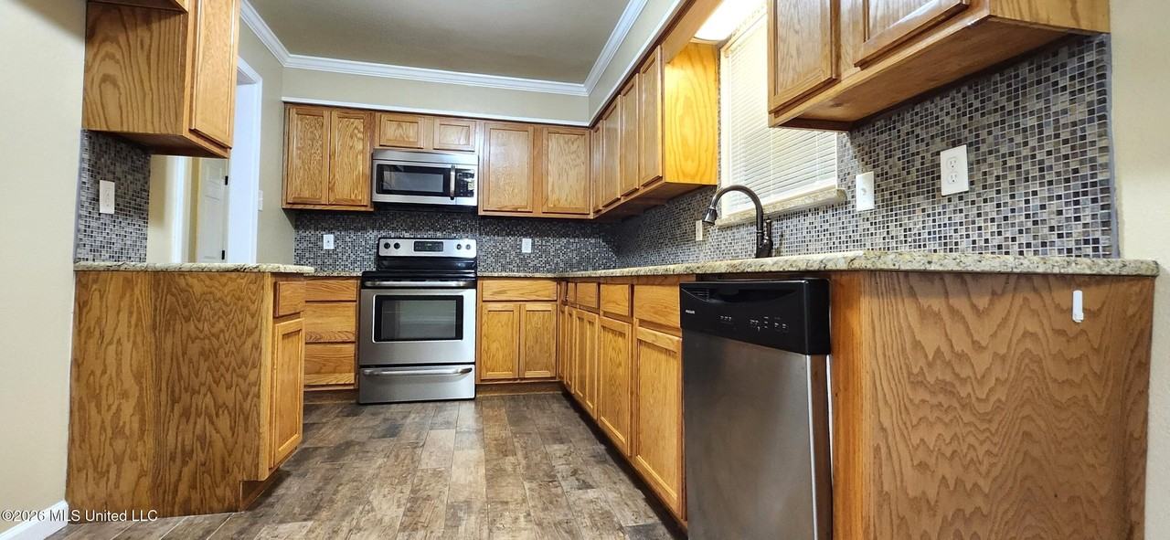 246 Woodland Cir - Photo 5 of 12