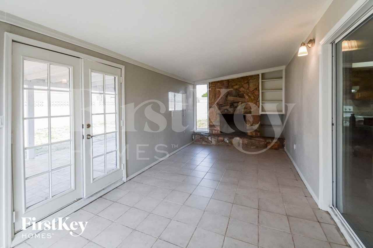 18216 N 24th Dr - Photo 6 of 14