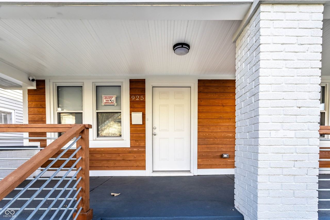 925 N Oxford St - Photo 3 of 38