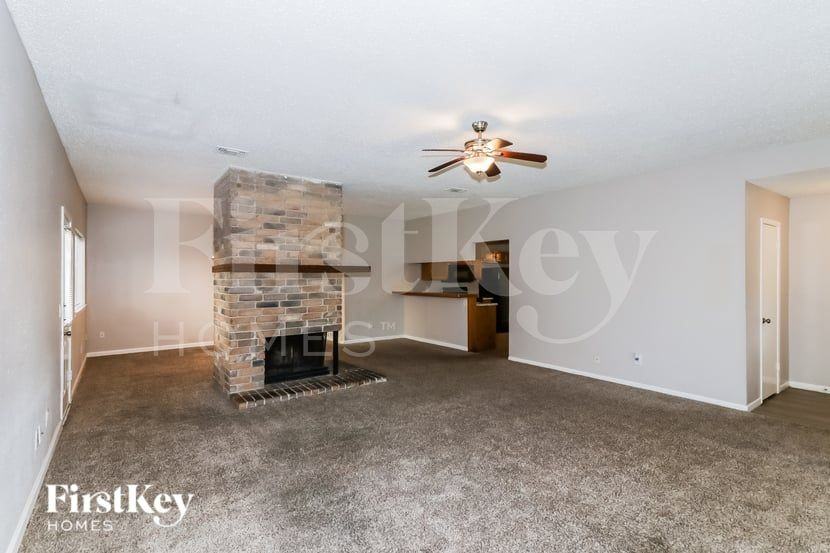 18115 Brooknoll Dr - Photo 4 of 16