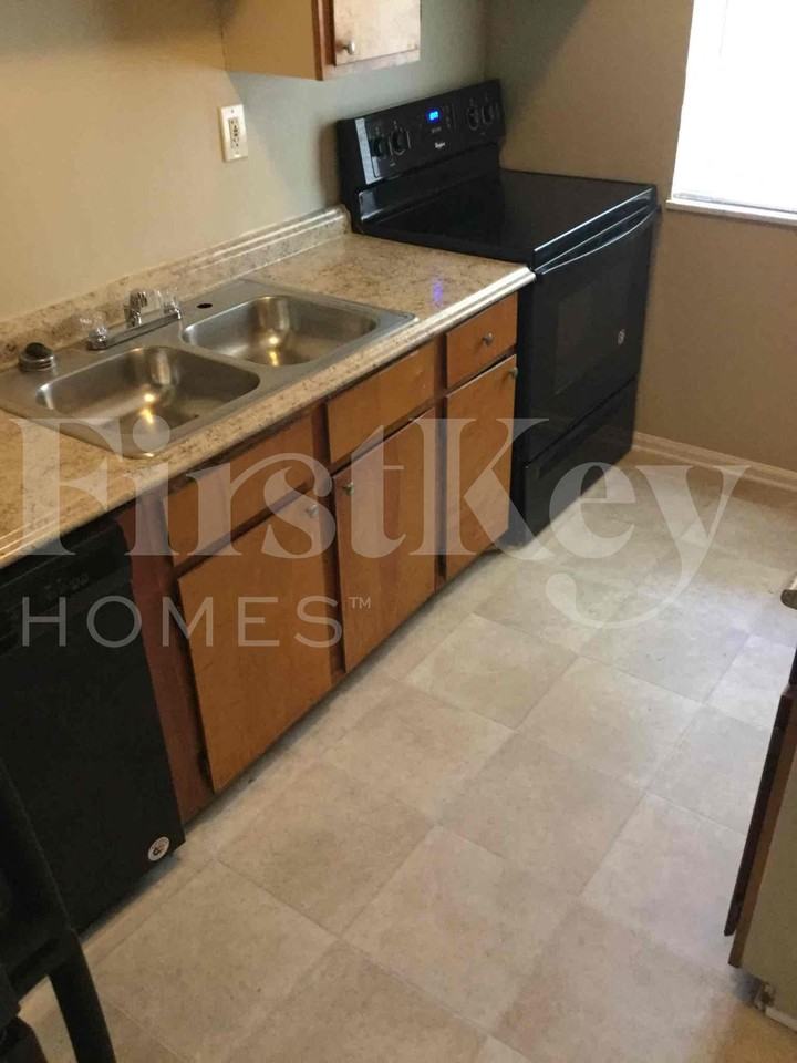 1630 Liberty Vly - Photo 2 of 13