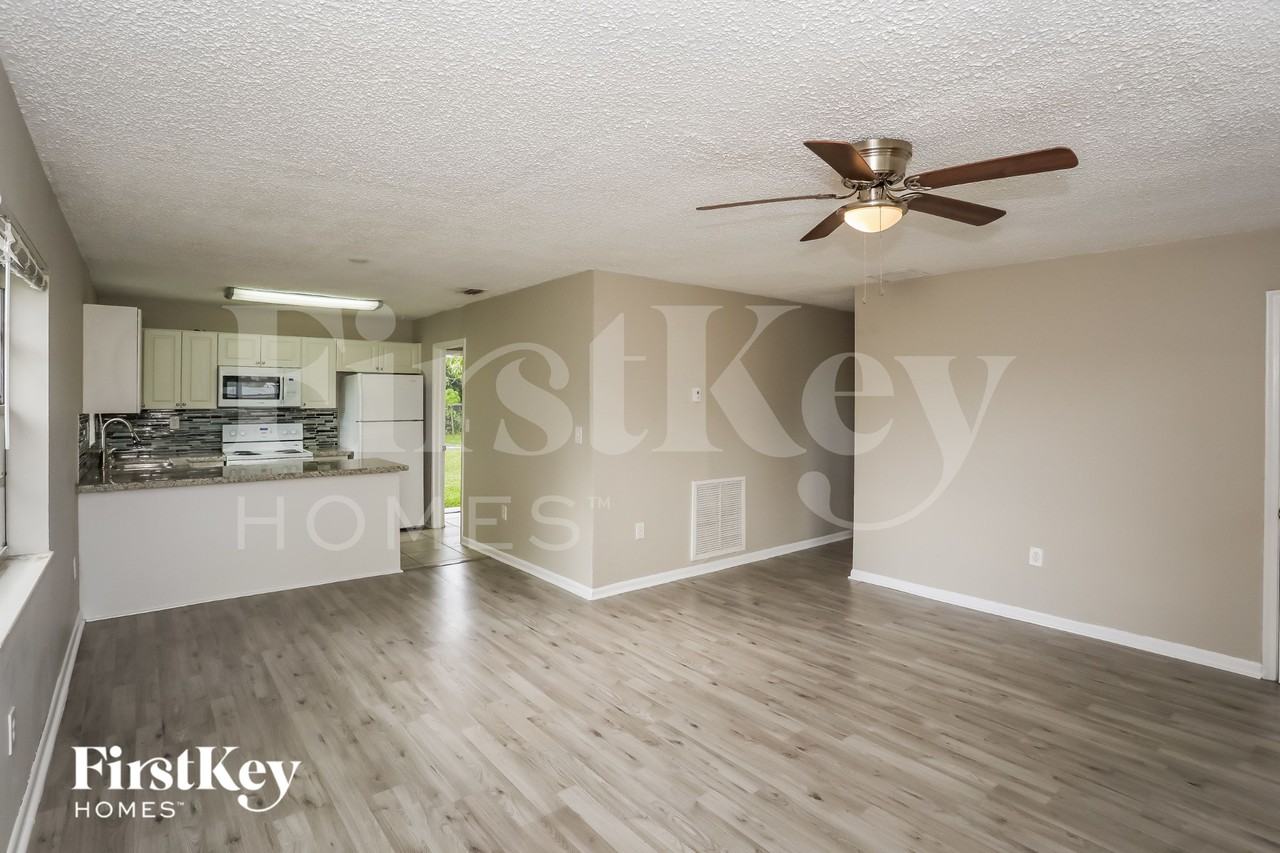 14971 Swstreet - Photo 3 of 16