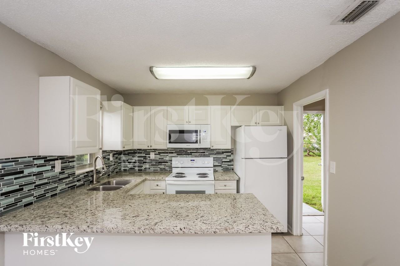 14971 Swstreet - Photo 4 of 16