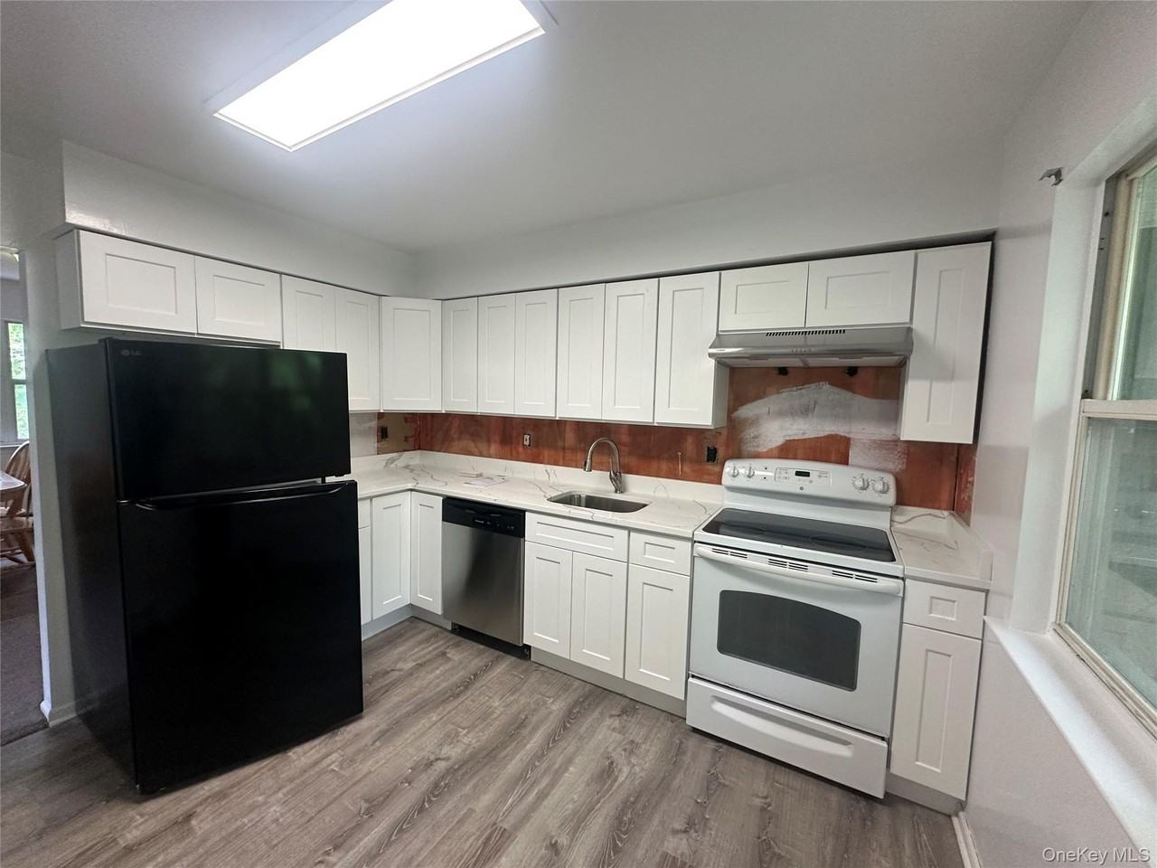 45 Hammond Rd - Photo 4 of 10