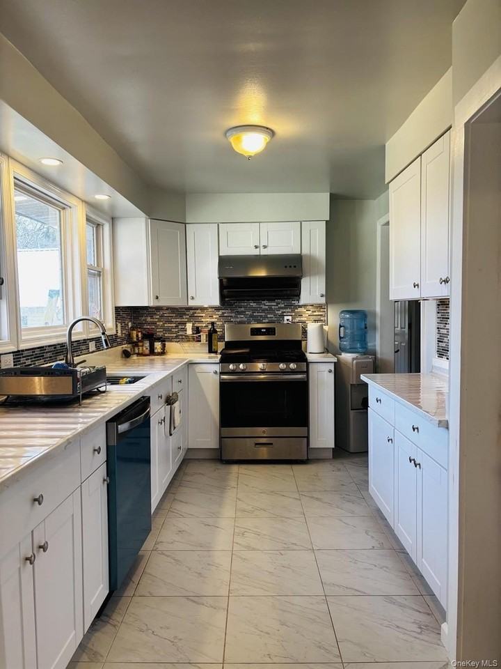 15 Hobson Rd - Photo 3 of 10