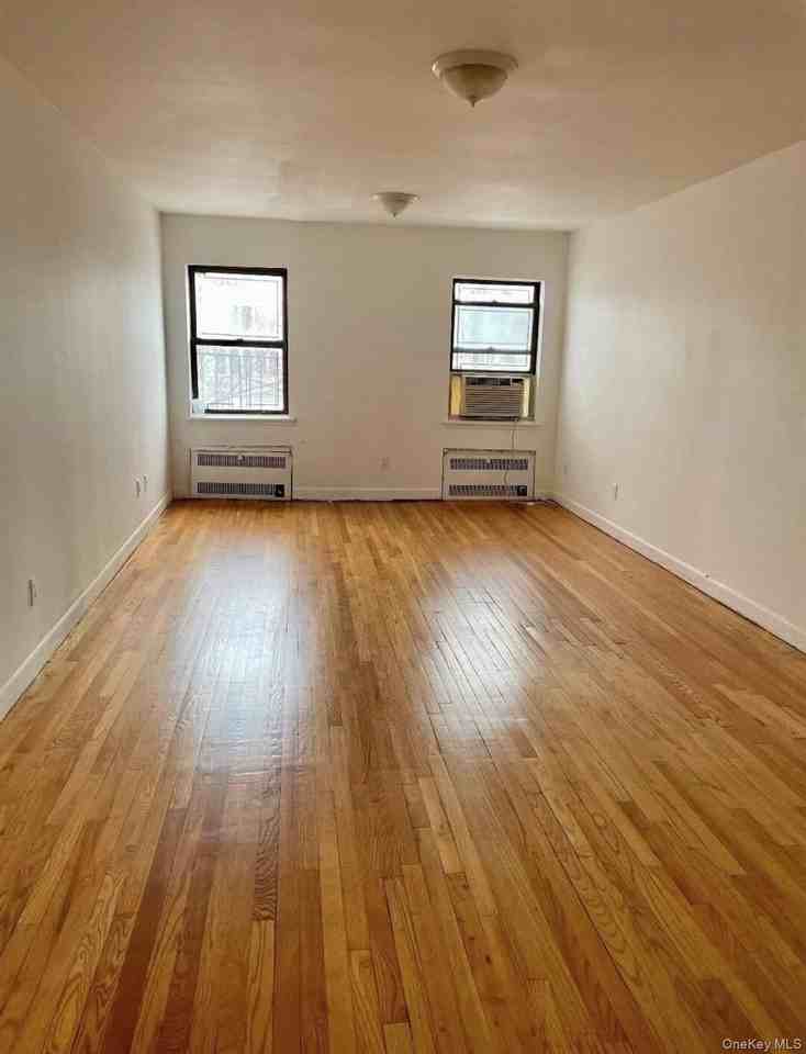 7 Bond St #3J - Photo 4 of 10